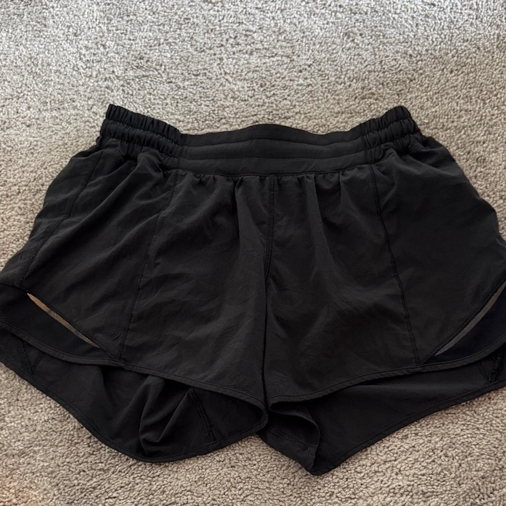 Lululemon Hotty Hot Short II size 8